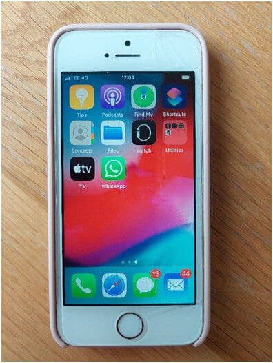 Is there a quick way to download images from WhatsApp onto a PC?