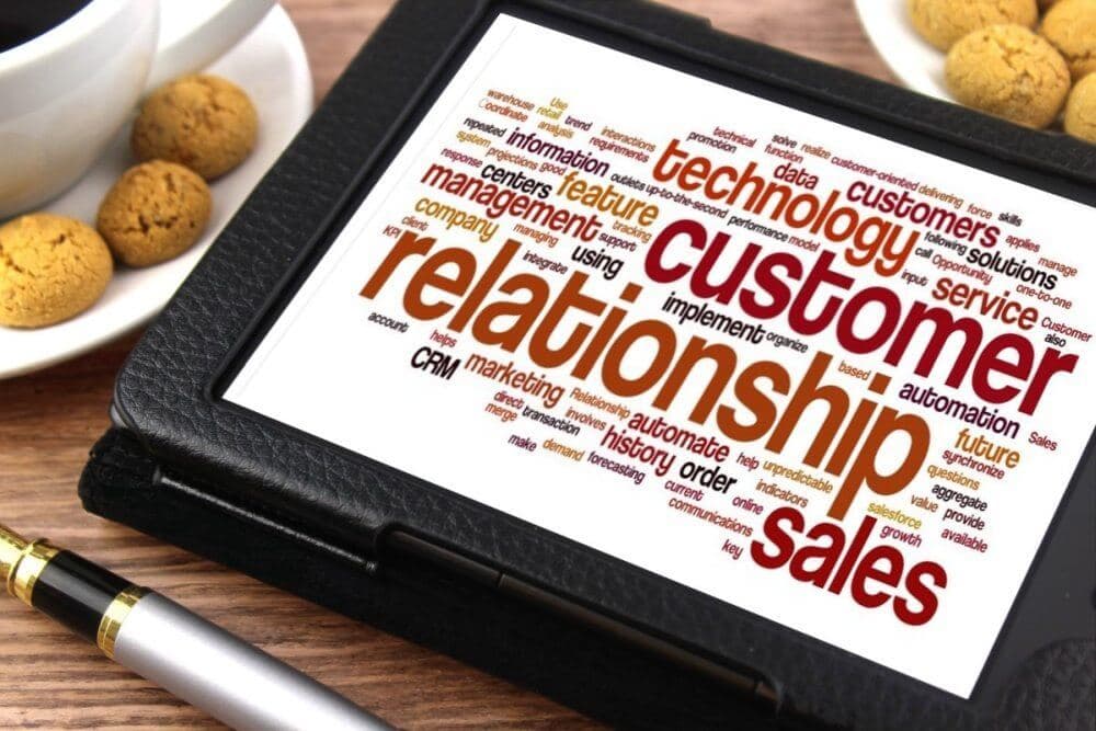 How to use social media to form customer relationships